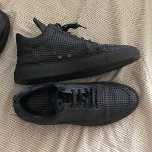 Filling pieces black pyramid